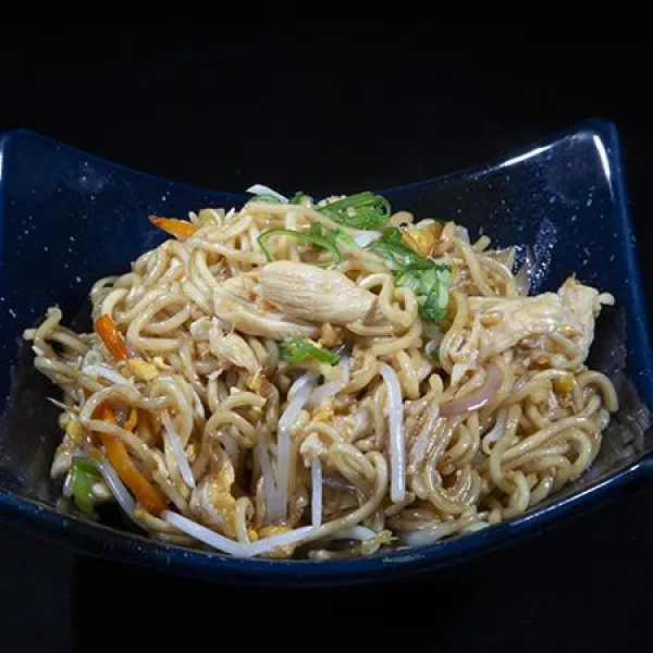 TALLARINES CON POLLO Y VERDURA